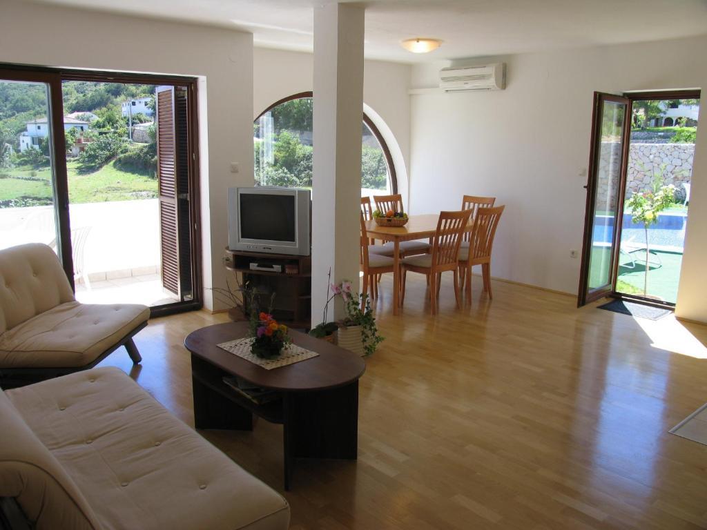 Villa Maja バスカ 部屋 写真